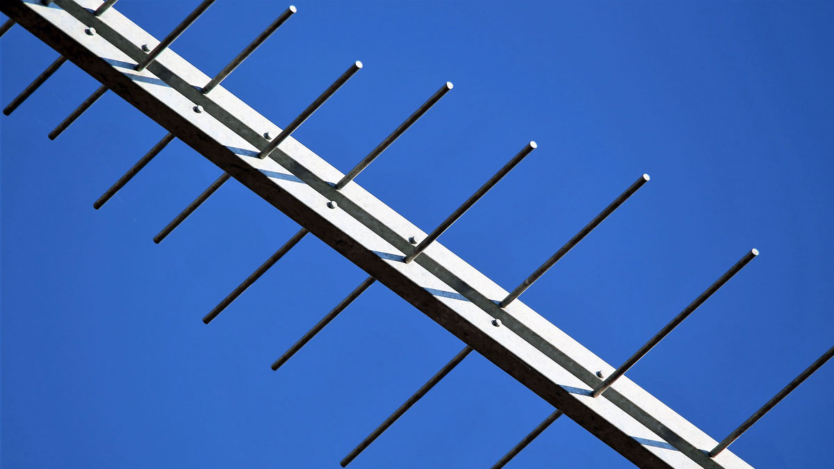 Designing Multiband Antennas